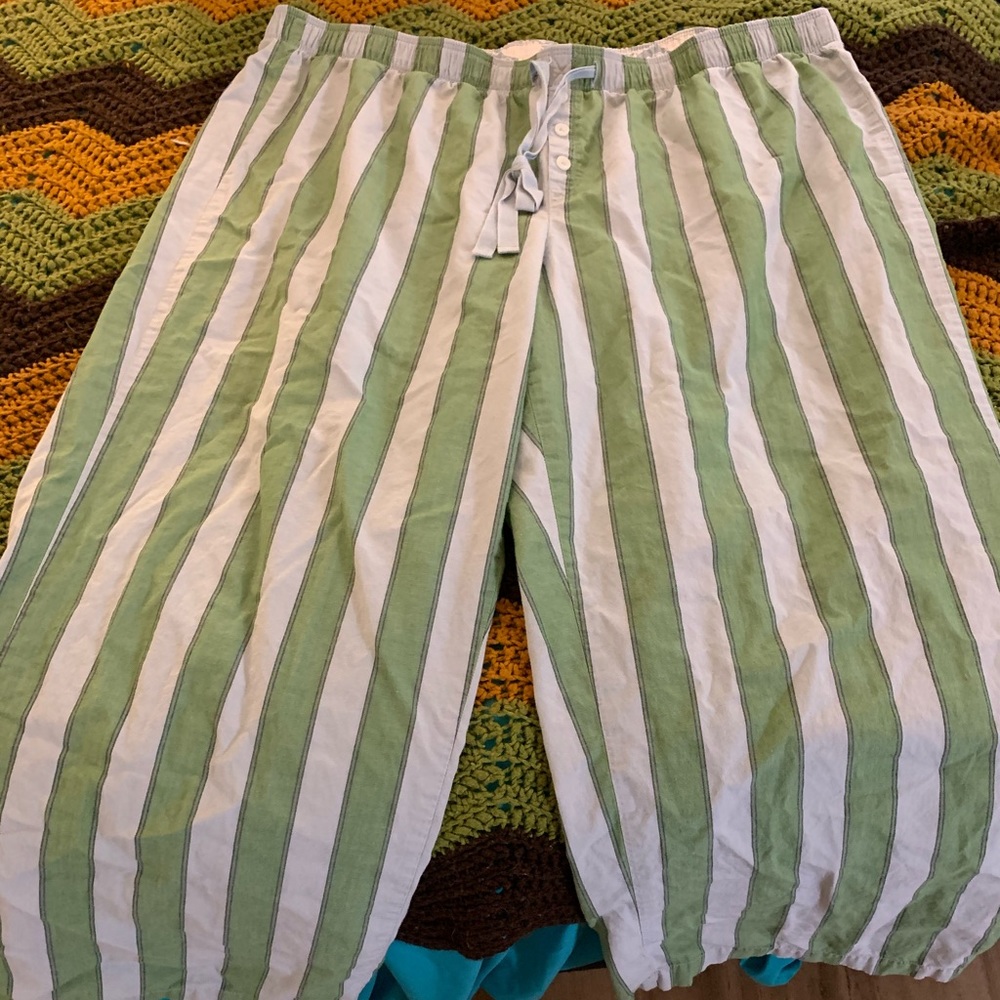 Gap Body 2 pair cropped pajama bottoms